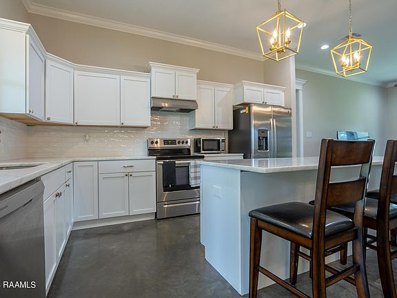 3rd image of 259 Broadacres Dr