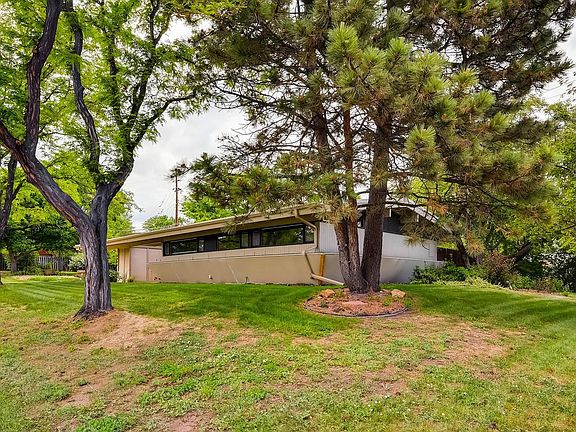 4th image of 3605 W Berry Ave
