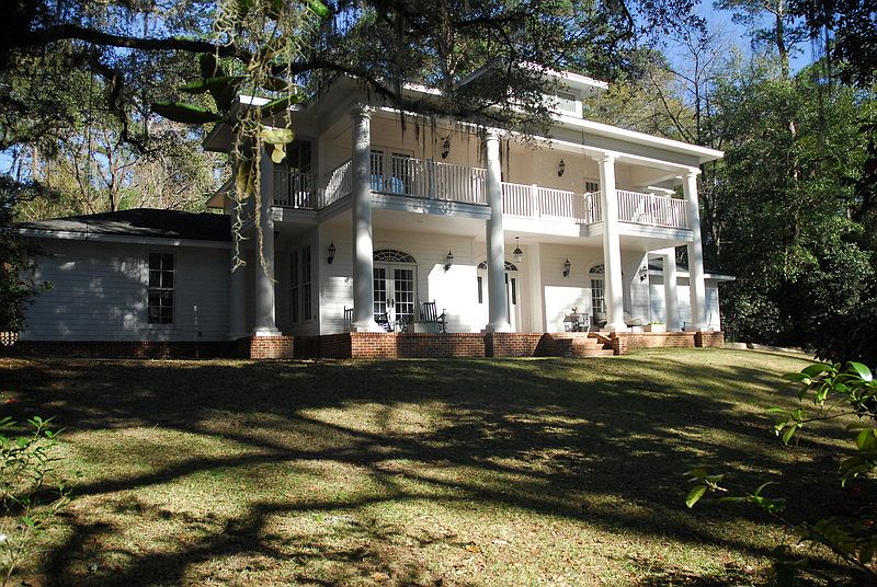 1st image of 1599 Old Fort Dr