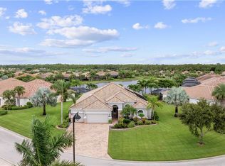 9052 Graphite Cir, Naples, FL 34120