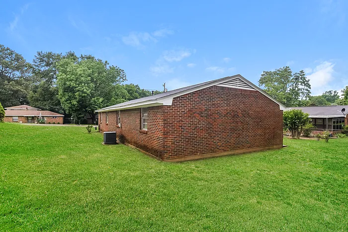 126 Magnolia Dr — Photo 11