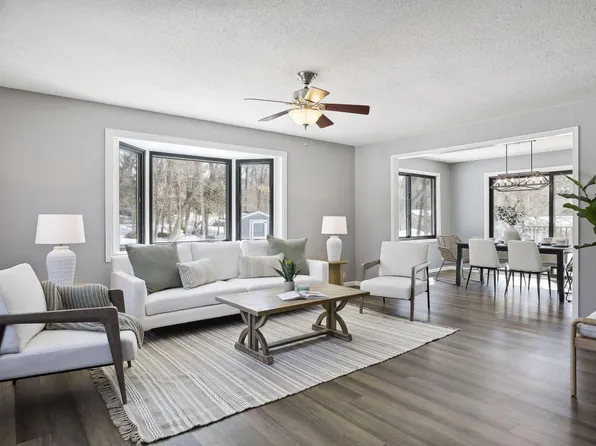 8051 50th St N, Lake Elmo, MN 55042