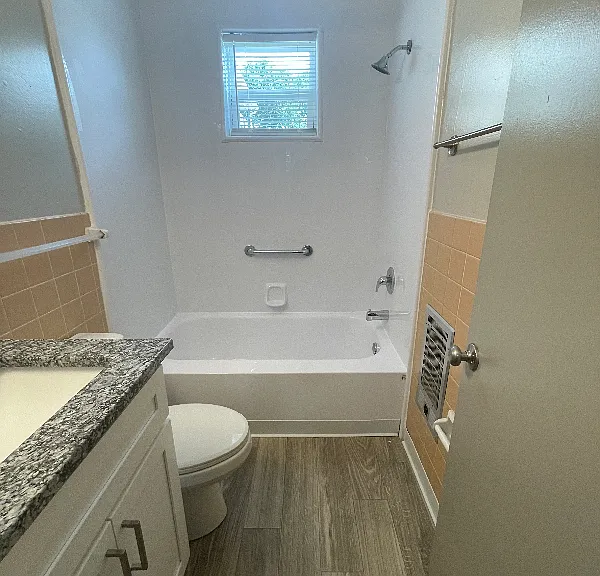 1106 W 7th St #D — Photo 7