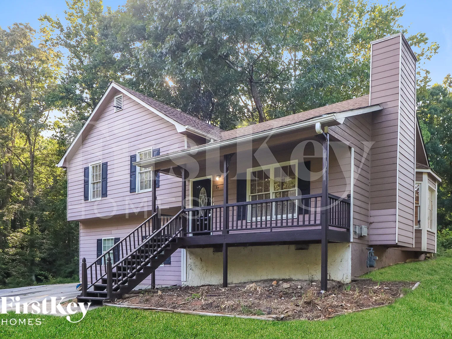 5 bed, 2.0 bath, 1320 sqft, $1,705 — Photo 2