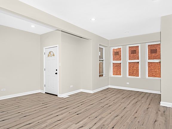 5th image of 7423 S Eberhart Ave