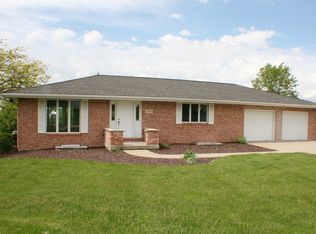 1610 Swagosa Dr, Maquoketa, IA 52060