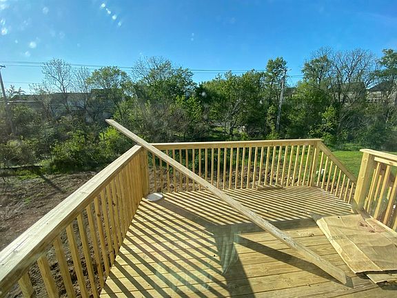 4th image of 625 Lucille Dr