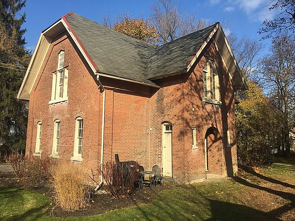 4th image of 688 S Lincoln Ave