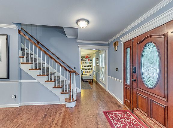 2nd image of 2624 Newport Dr