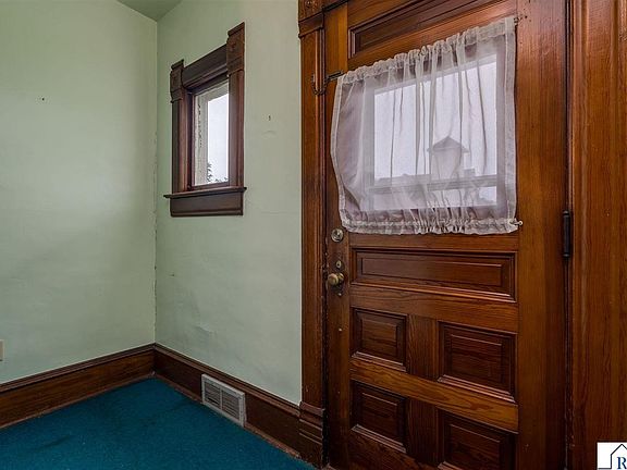 4th image of 216 Cleveland Ave W