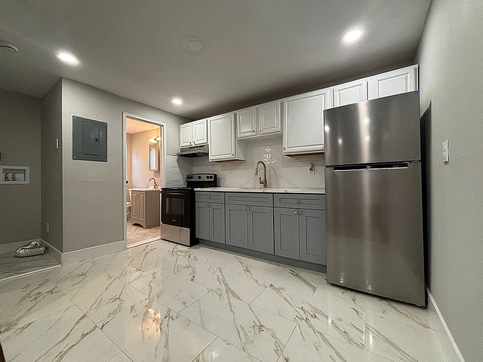 1st image of 110 Maltby St #11