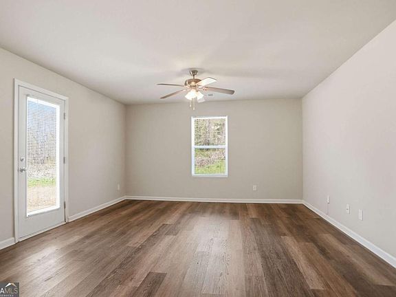 5th image of 133 W Lexington Ave