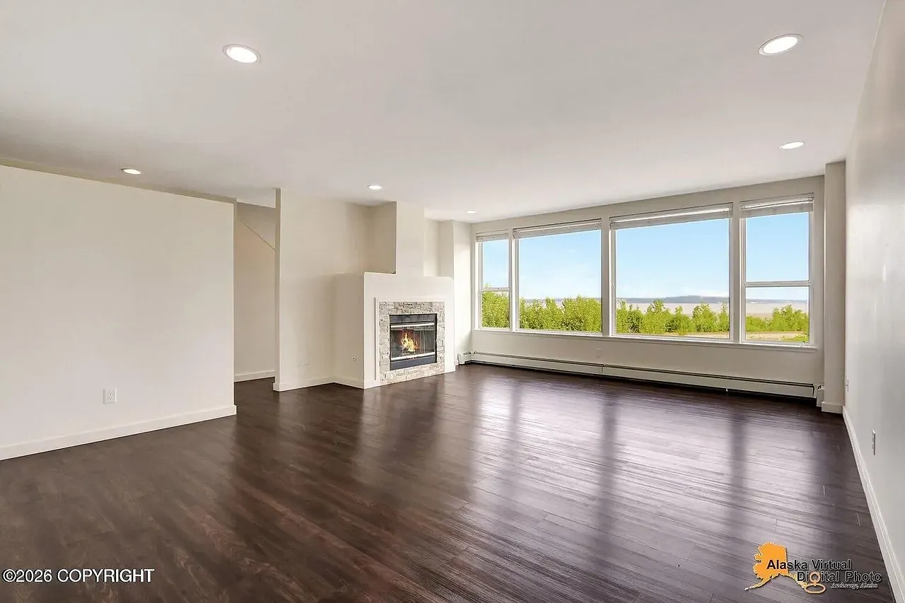 2 bed, 2.5 bath, 1627 sqft, $3,700 — Photo 2