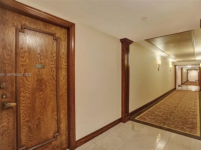 19667 Turnberry Way #9B — Photo 14