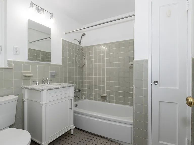 38 Troy Dr #C — Photo 5