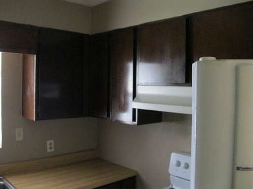 3rd image of 1801 Plum St