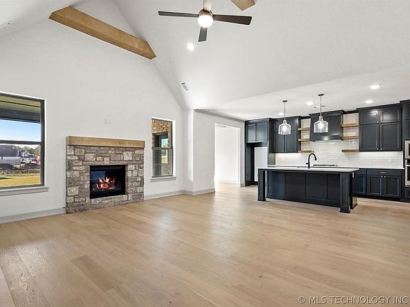 5th image of 7109 E Queens St
