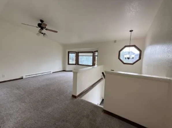 1461 S Downwind Cir, Wasilla, AK 99654