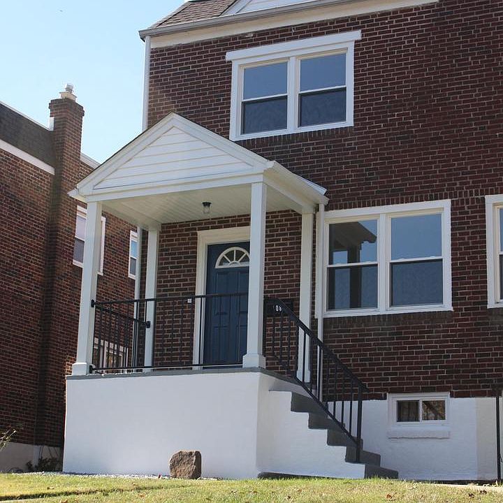 1st image of 508 W 39th St