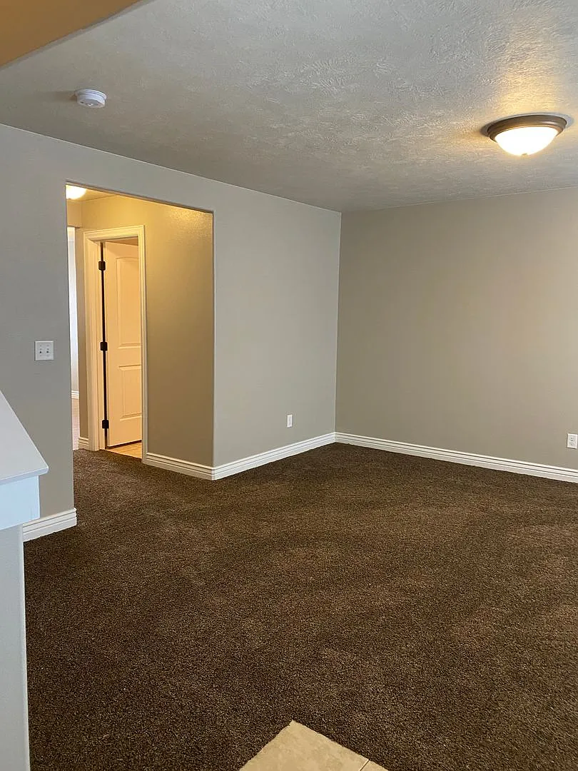 3 Bedroom, 1.5 Bath Townhome in the Meadows! — Photo 2