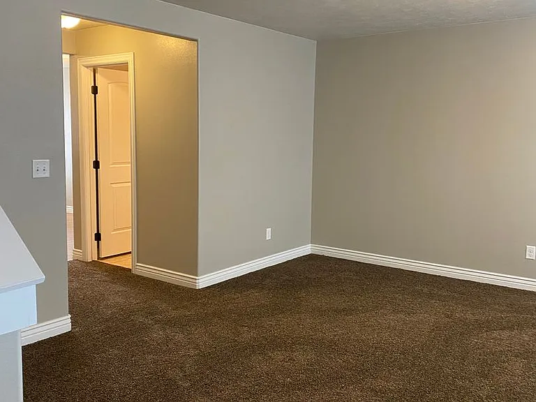 555 Countryside Ave — Photo 2