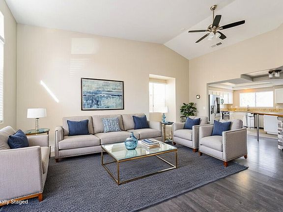 3rd image of 37 Desert Dawn Ln
