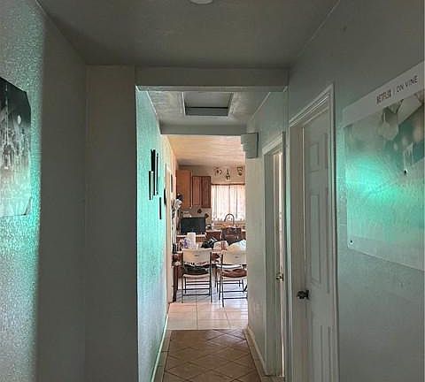 5th image of 827 S Record Ave