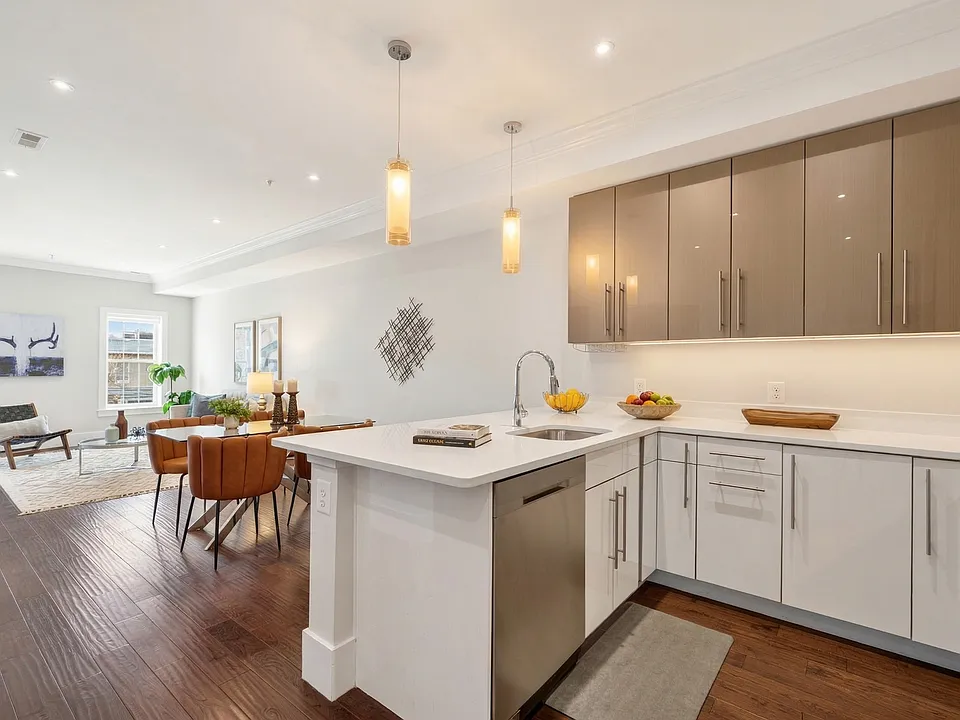 1711 D St SE #2