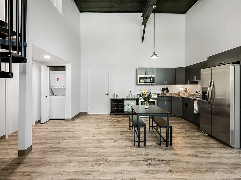 300 Penn St #208 — Photo 14