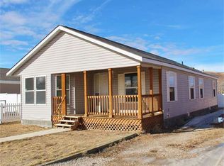 503 Rodeo St, Rawlins, WY 82301