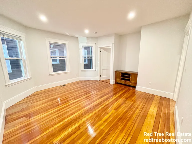68 Bakersfield St #2 — Photo 5