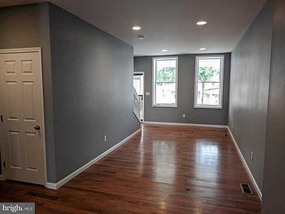 2nd image of 2925 Windsor Ave