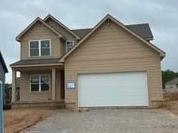 16167 Ryan Cir, Parkville, MO 64152
