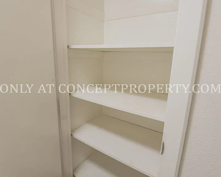 Ponderosa — Photo 103