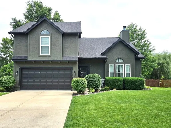 21607 W 51st St, Shawnee, KS 66226