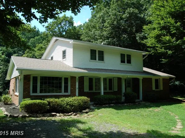 5666 Hidden Springs Dr, Marshall, VA 20115