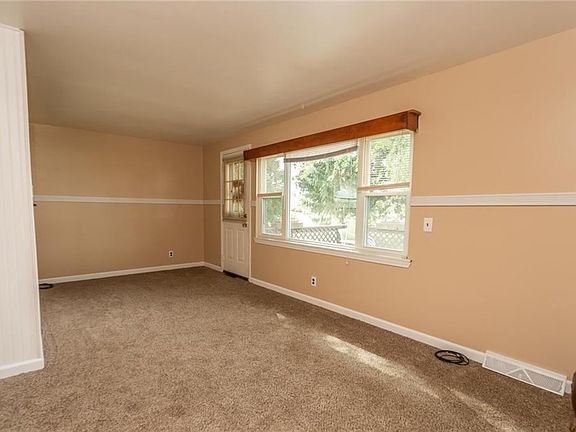 3rd image of 93 Wallman Dr