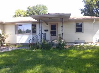 618 W 5th St, Beloit, KS 67420