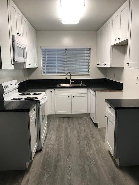 1st image of 13919 Burbank Blvd #23