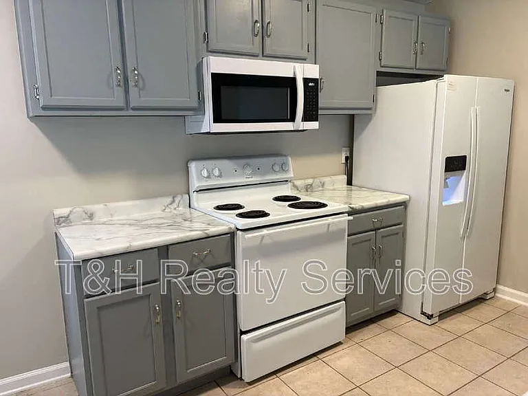 8705 Zephyr Dr — Photo 7