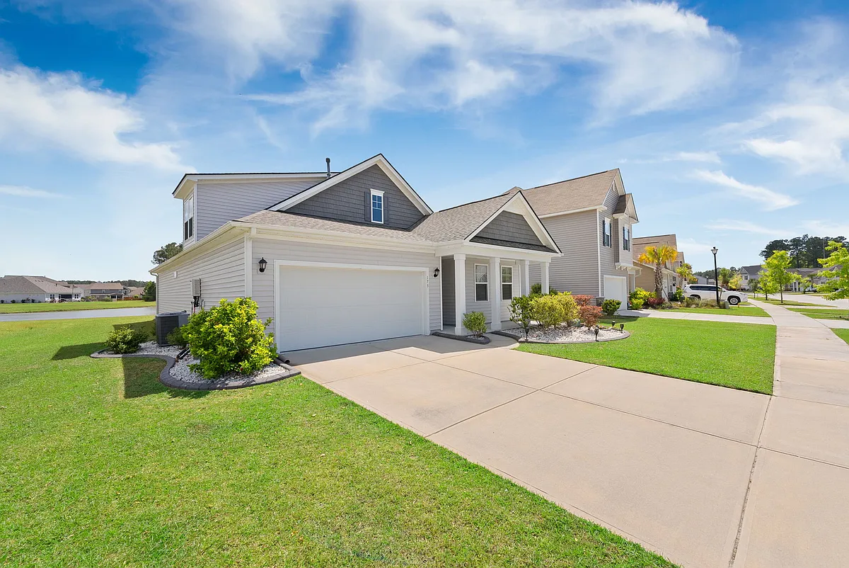 Building Photo - 173 Greenwich Dr