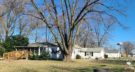 2nd image of 14837 Cleveland Ave