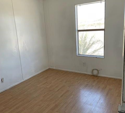 2nd image of 48928 Bedford Dr