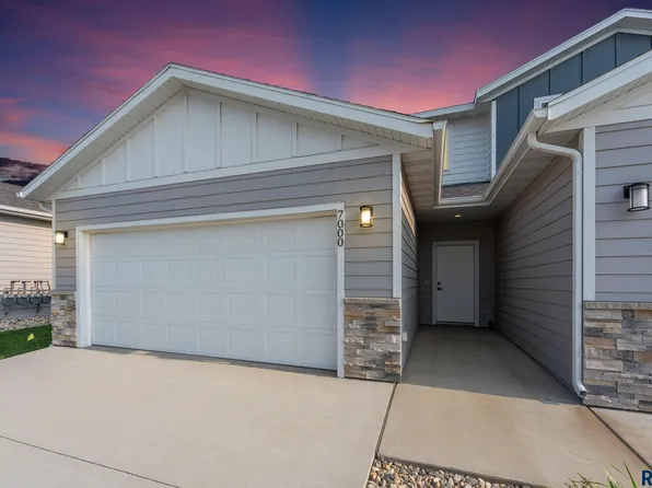 7000 E Brooks Edge Pl, Sioux Falls, SD 57110