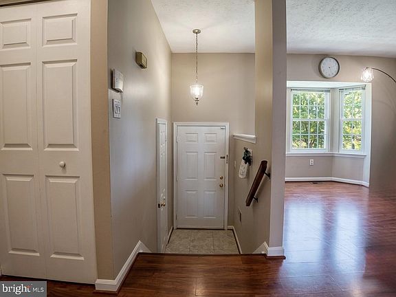 4th image of 7410 Frankfort Pl