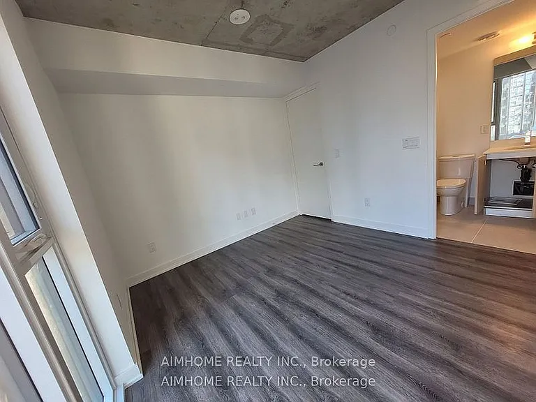 65 Mutual St #1405 — Photo 10