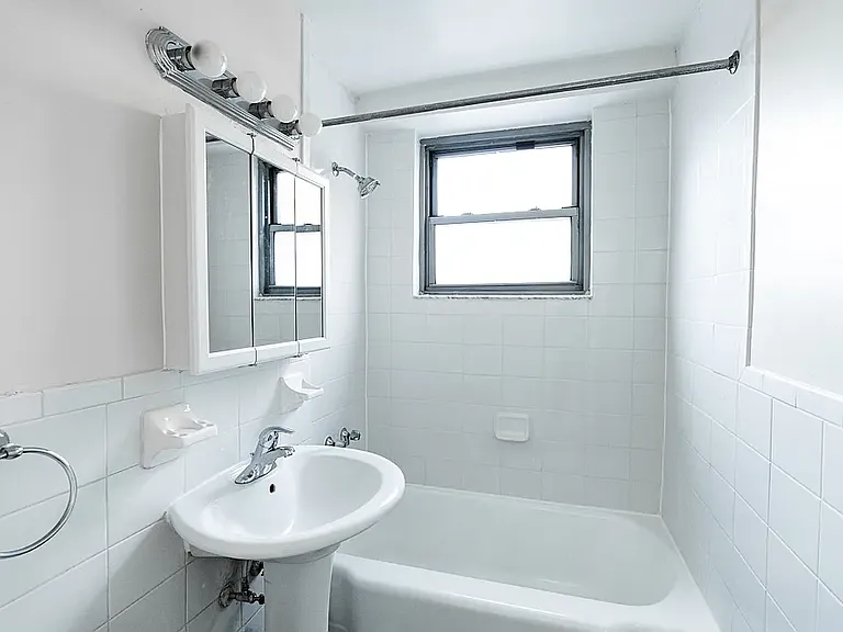 104-60 Queens Blvd #20V — Photo 6