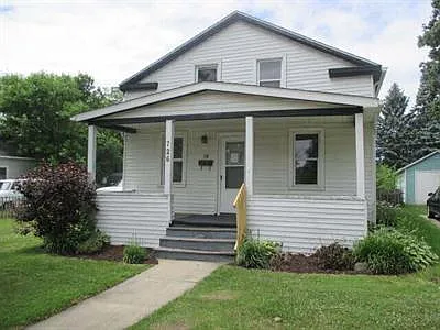726 Hubble St photo 1