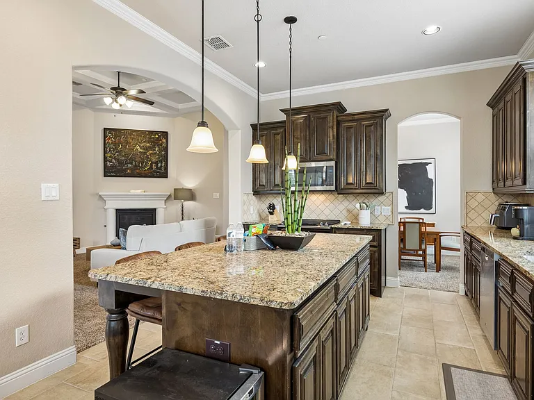 1322 Middleground Dr — Photo 10