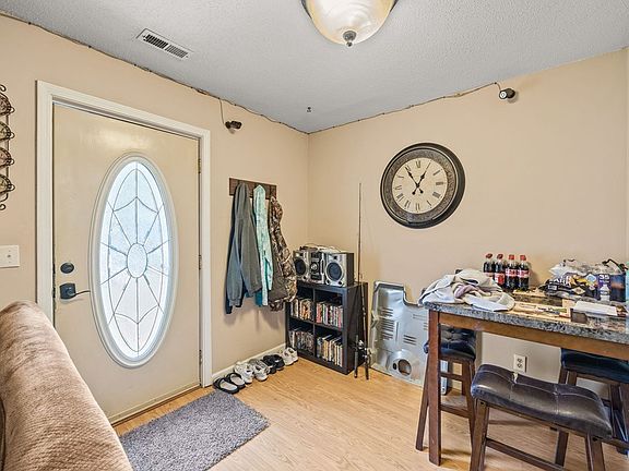 4th image of 63 NE Eastgate Cir #B